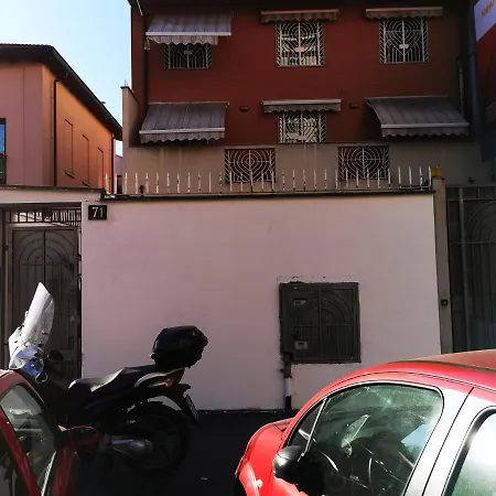 New Luxury Apartment, City Center * Milánó