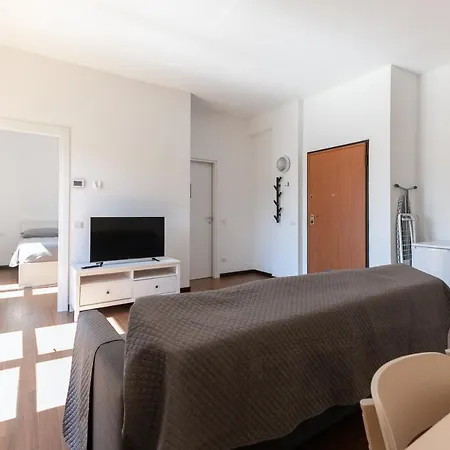Alessia's Flat - Affori Milan
