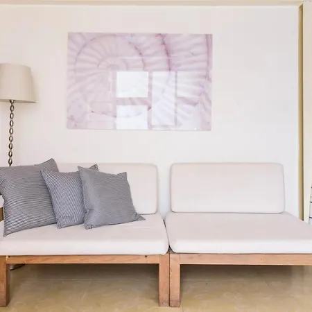 Apartment Plum Guide - Biscottino *