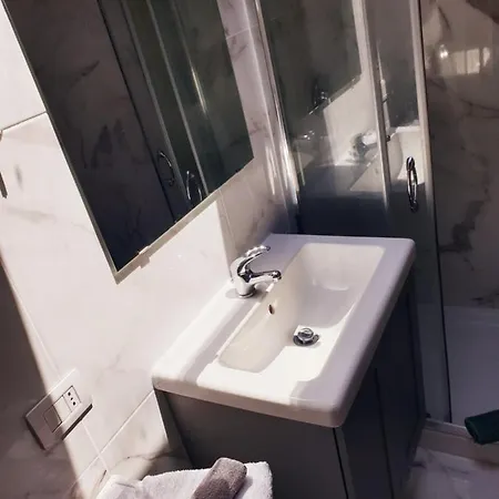 Leonardo Da Vinci / Galeazzi Apartamento *