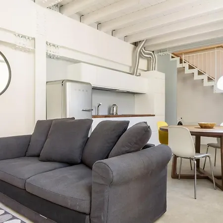 White Navigli * מילאנו