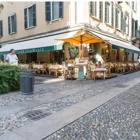 Brera Vicolo Fiori 아파트 *