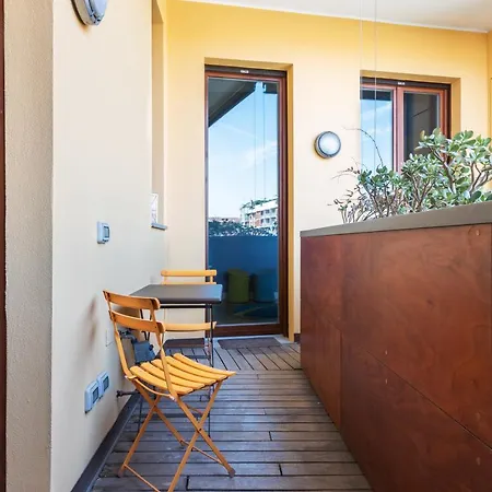 Luxury 2bed-2bath With Private Car Park