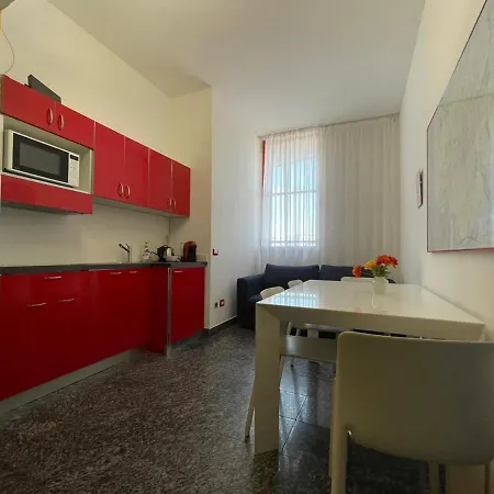 Camperio & Colorful In Cordusio Apartment