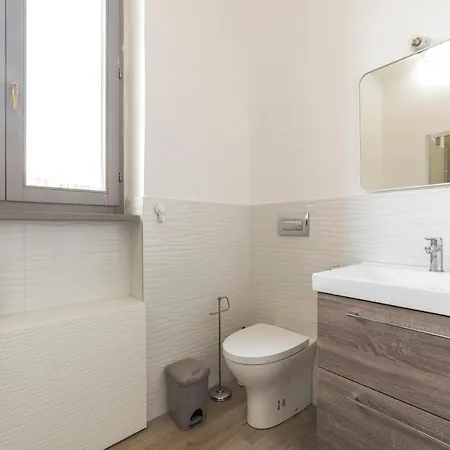 Maciachini Renovated Studio! Apartament