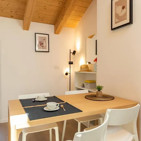 Joivy Contemporary In Historical Giambellino-lorenteggio * Milánó