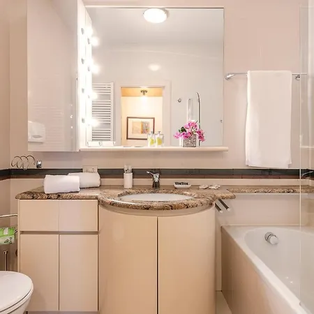 Royal - Centro Milán