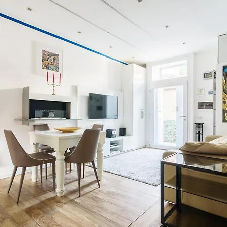 Apartment Luxury Modern One Bedroom In Great Location *