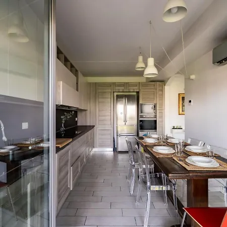 The Rent - Spacious Four-bedroom Close To Forlanini Distrct Апартаменты Милан