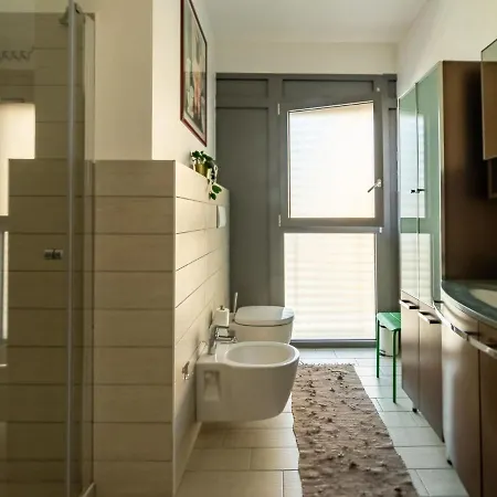 The Rent - Spacious Four-bedroom Close To Forlanini Distrct