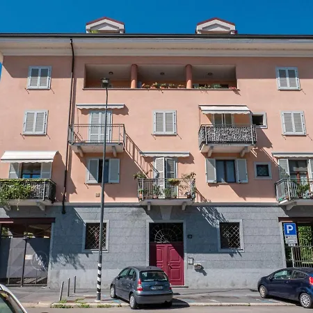 Appartement Bright One-bedroom With Terrace In Milan