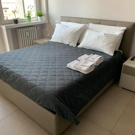 アパート Bright Place Navigli ミラノ