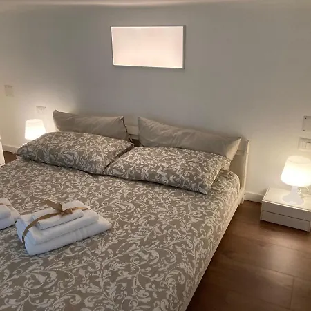 White Flat Puglie شقة ميلان