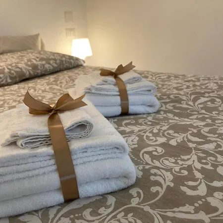 White Flat Puglie ميلان