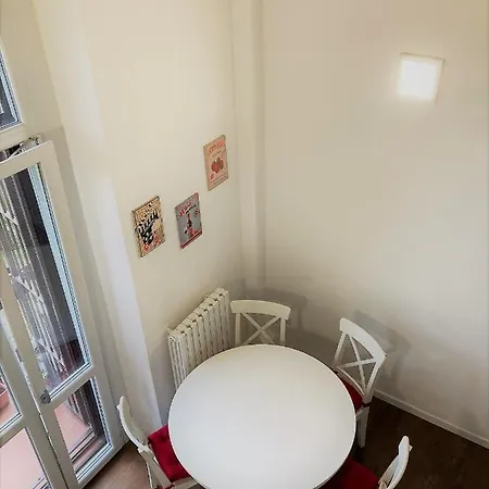 White Flat Puglie ميلان