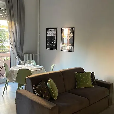 Stilish Few Steps From The Underground Appartamento Milano