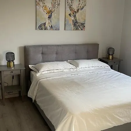 Stilish Few Steps From The Underground Milano