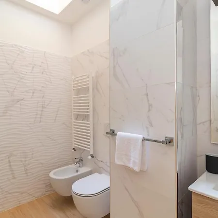 Centralissimo E Raffinato Bilocale - Scarlatti Lux - Stazione & Shopping District Apartment Milan