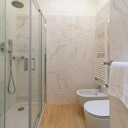 Centralissimo E Raffinato Bilocale - Scarlatti Lux - Stazione & Shopping District *