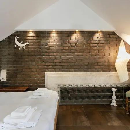 San Vittore One Bedroom B By Halldis Lägenhet