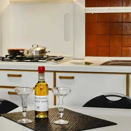 By Halldis Apartman Milánó