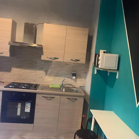 Gloria بيت شباب