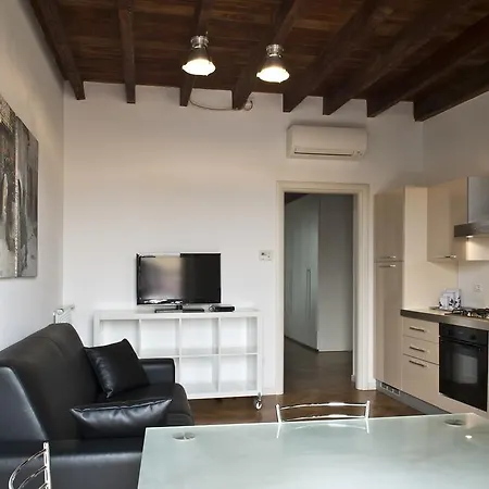 شقة La Maison Del Capestrano ميلان