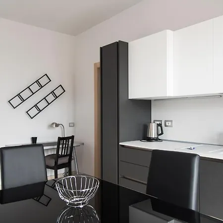 Youhosty - Inganni 74 Apartament