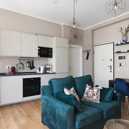 Youhosty - Algardi 5 *