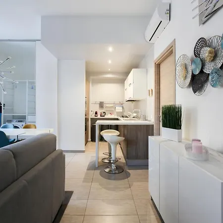 Modern Close To Shopping District アパート *