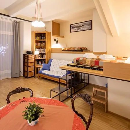 Apartment La Casa Colorata - Flats In - Bocconi *