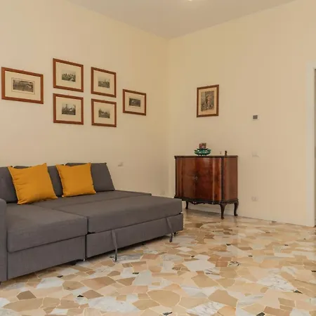 Joivy Modern 2bed Flat With Balcony, 250m From M5 Foppa And M2 Sant'agostino