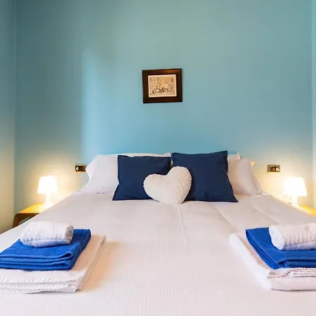 Fara Haus Deluxe - 2 Bedrooms Lägenhet Milano