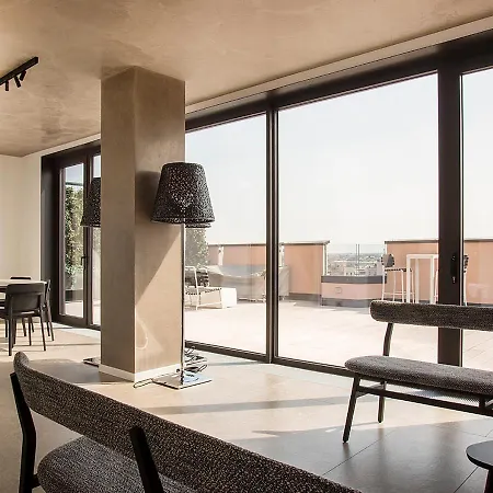 Easyhomes-central Tower * Milánó