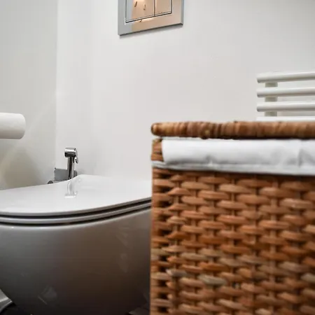 Luxury Attic With Jacuzzi In Navigli Διαμέρισμα *