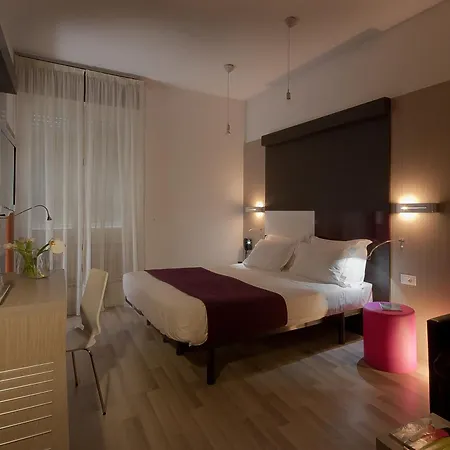 Genius Downtown 3*