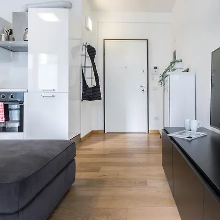 Joivy Superb Flat For 4 With Balcony Near Centrale * Milánó