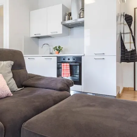 Joivy Superb Flat For 4 With Balcony Near Centrale Apartman *
