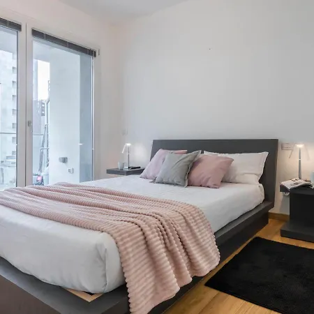 Joivy Superb Flat For 4 With Balcony Near Centrale * Milánó