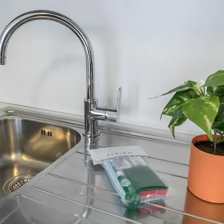 Apartman Joivy Superb Flat For 4 With Balcony Near Centrale Milánó