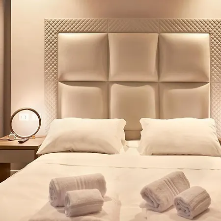 Prestige Boutique -piazza Duomo Apartman 4*