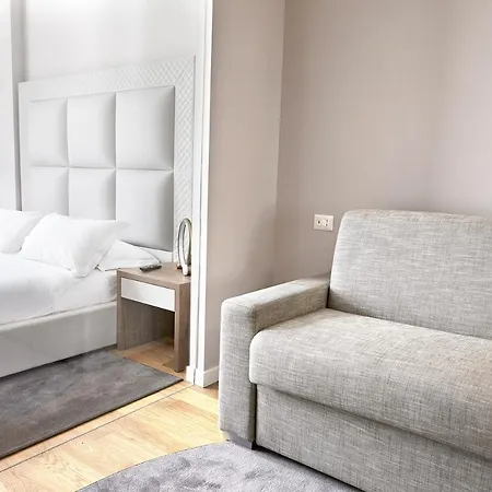 Prestige Boutique -piazza Duomo Apartman 4*