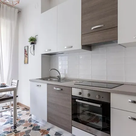 Piazzale Udine Balcony 公寓