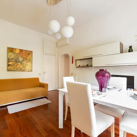 Calvairate Balcony * Mailand