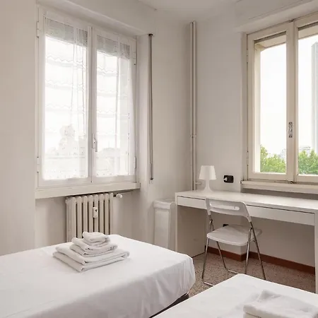 Spazioso - City Life - Fiera - Alcuino 5 Apartment *