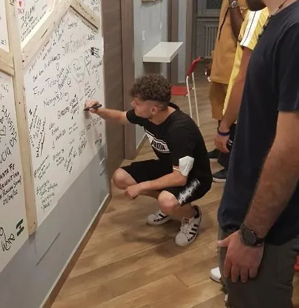 بيت شباب Gloria *