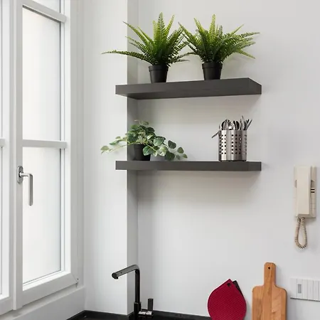 Nest For 2 In Fashion District Via S Cecilia * Milan