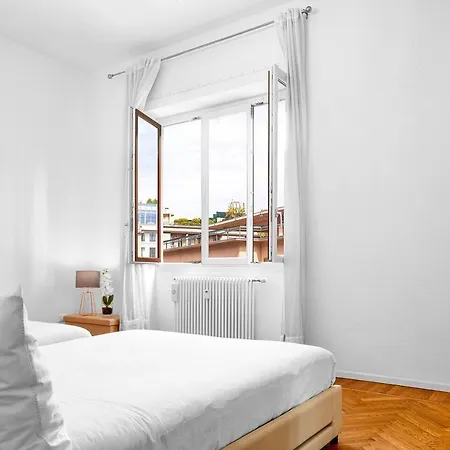 3 Bedrooms דירה