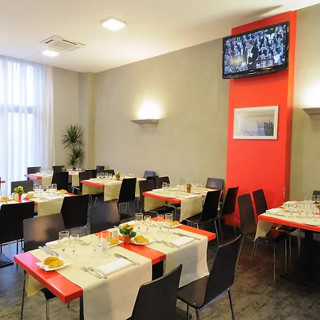 Ih Lorenteggio Hotel