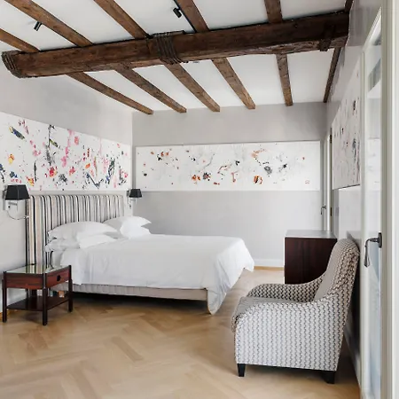 Hotel Galleria Vik - Townhouse Galleria - Small Luxury Of The World 5*